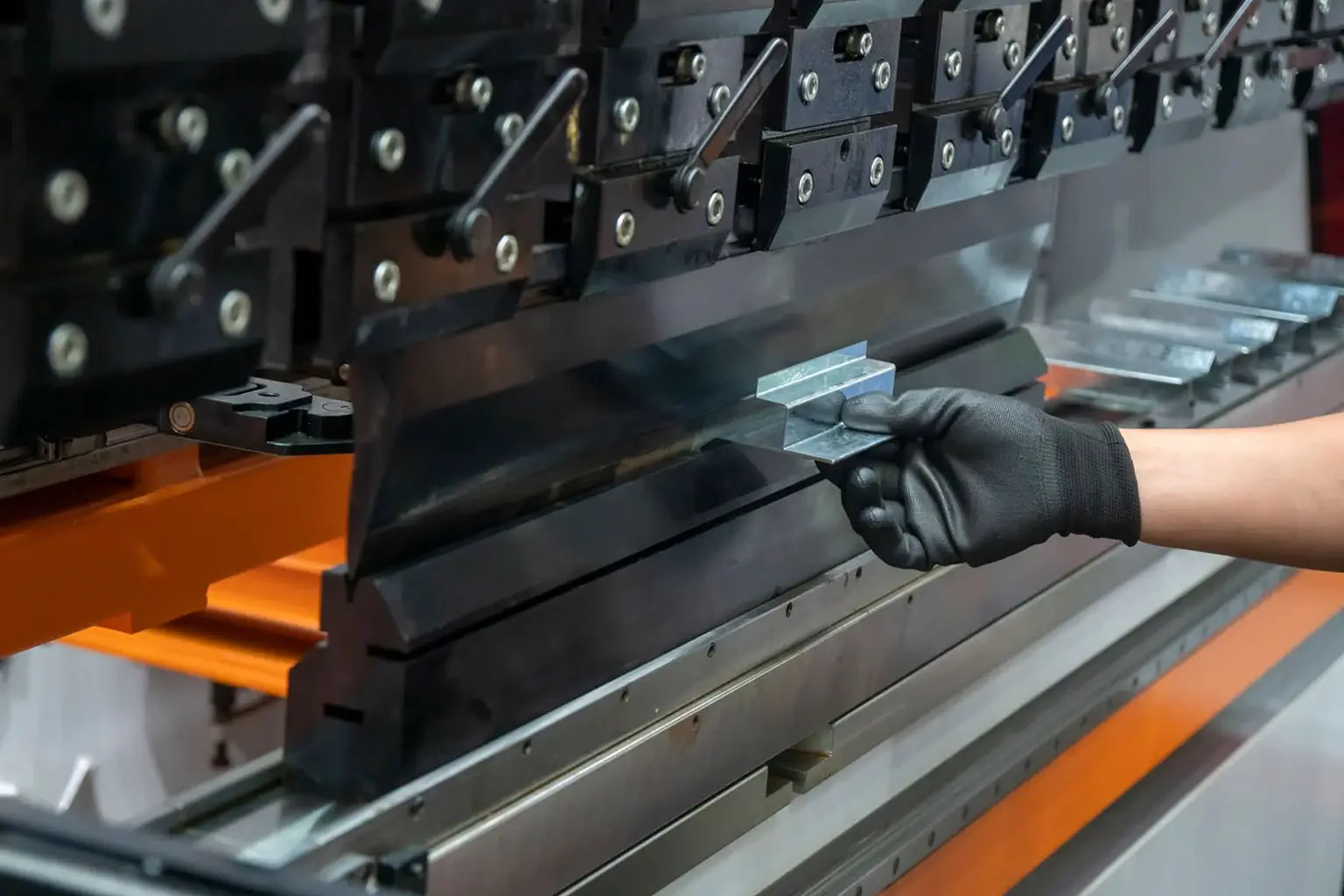Las mejores soluciones de frenos de presión hidráulicos CNC en 2026: Una guía completa